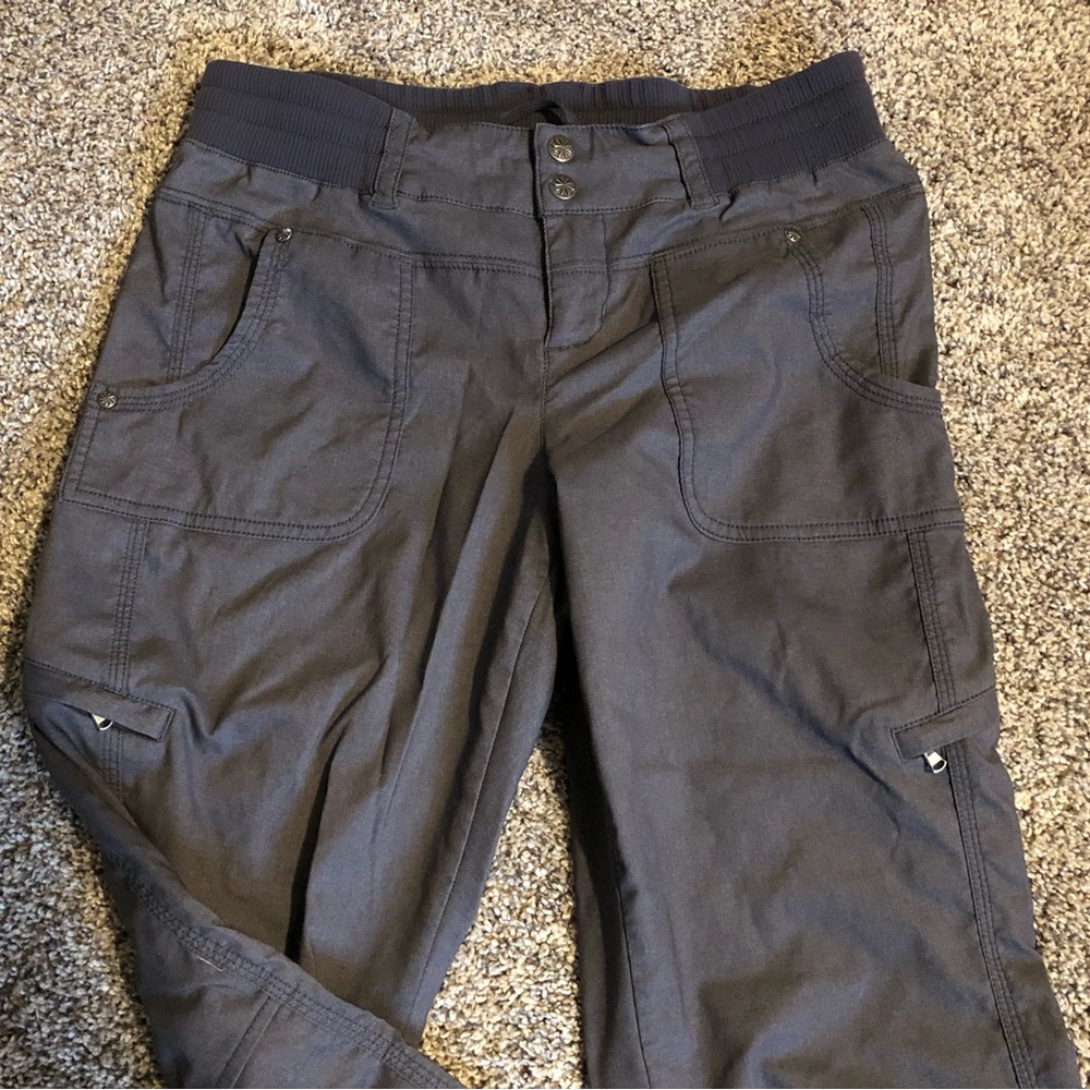 Athleta Shasta Hiking Trek Trail Convertible Cargo Pants in grey Size 4